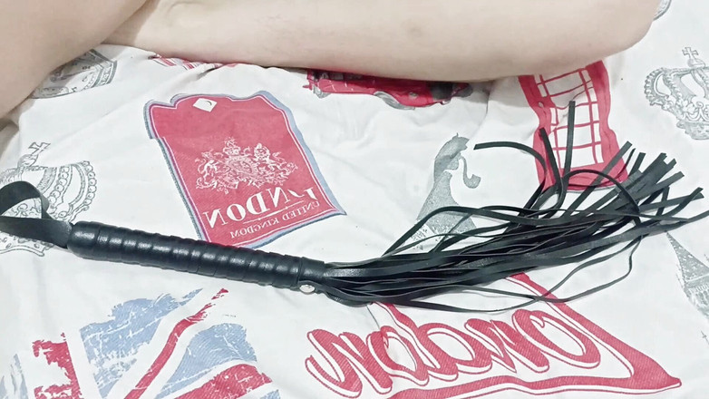 Natasxha: 내 배다른여친은 지루해하고 우리는 열심히 섹스하기 위해 놀고 있다