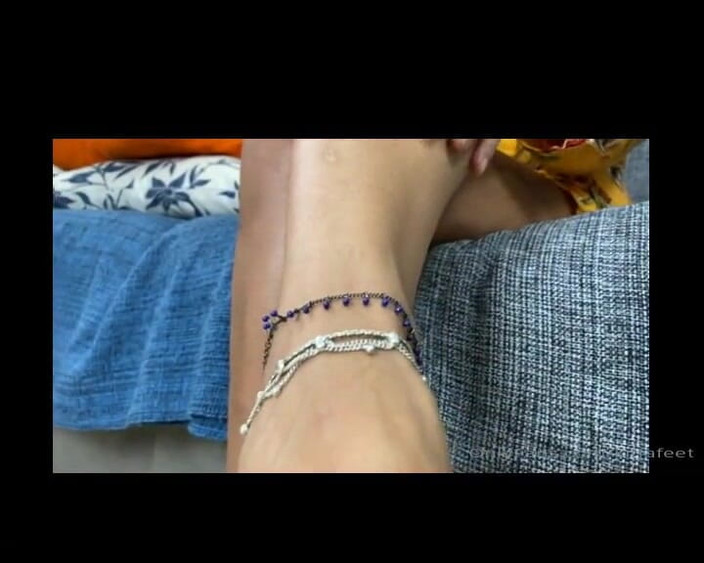 KiffaFeet: 그녀의 섹시한 파란색 샌들과 파란색 손톱으로 발 Exibicionism과 발 놀리기