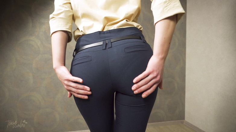 Teasecombo 4K: Ідеальна дупа красуні в обтягуючих робочих штанях дражнить видимою лінією трусиків