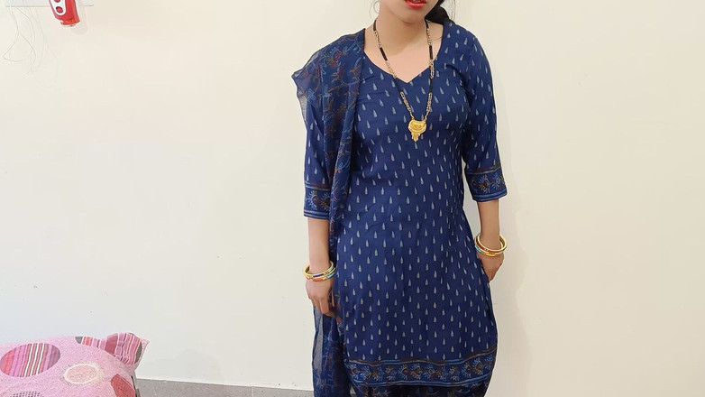 YOURAMRITA04: Heißes indisches Desi-Dorfmädchen fickte hart mit dem Zimmerbesitzer