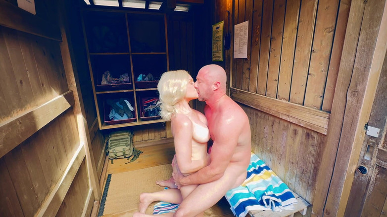 BoobznBonerz: Intymny prawdziwy seks w prywatnej kąpieli - surowy i nieocenzurowany seks...