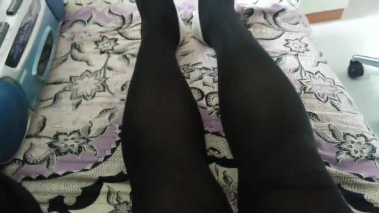 Kit19881127: 连裤袜手淫 4