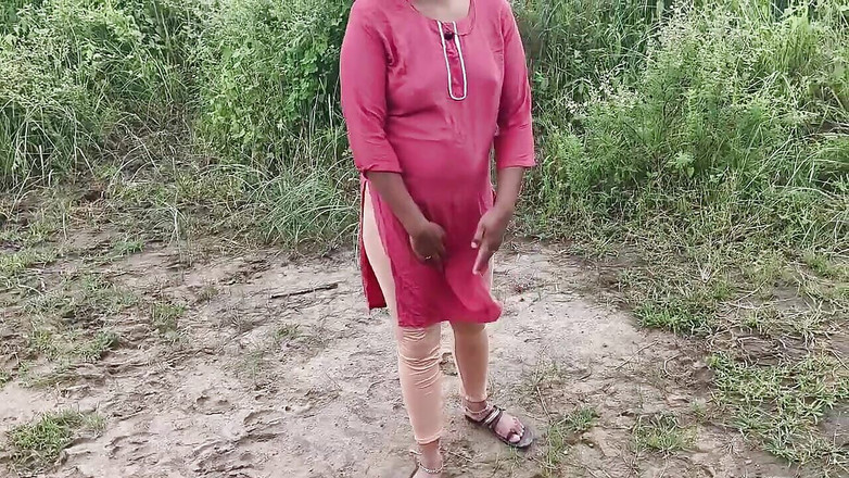 Fuckkkker: 이웃을 섹스로 만든 후, 그는 들판에서 그녀를 따먹고 그의 입에 큰 자지를 넣었습니다.