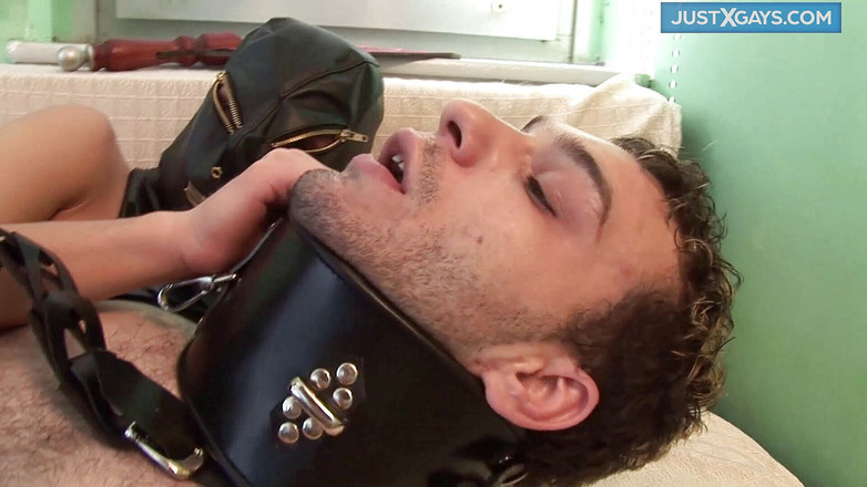 Just X Gays fetish: Старший чувак зв'язує гея для оральної гри sm