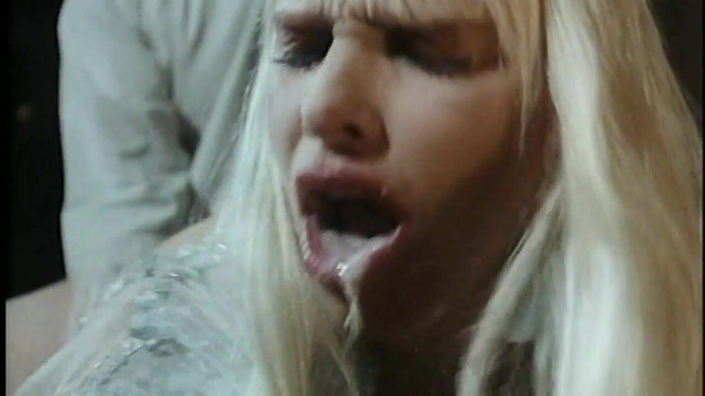 XTime Vod: Sesso vintage con Cicciolina