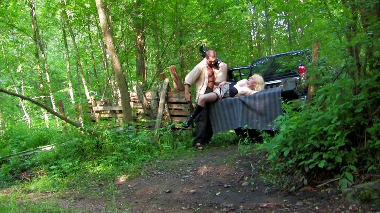 Very hot hardcore: Zlobivý chlap ošukal tlustý zadek blondýna s těsnou kundičkou na...