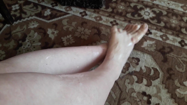 Emma Smith: Stepmom found used condoms of stepson. Foot fetish cum