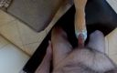 Mature cunt: Відео від першої особи- збочена мамка зробила дрочку взуттям