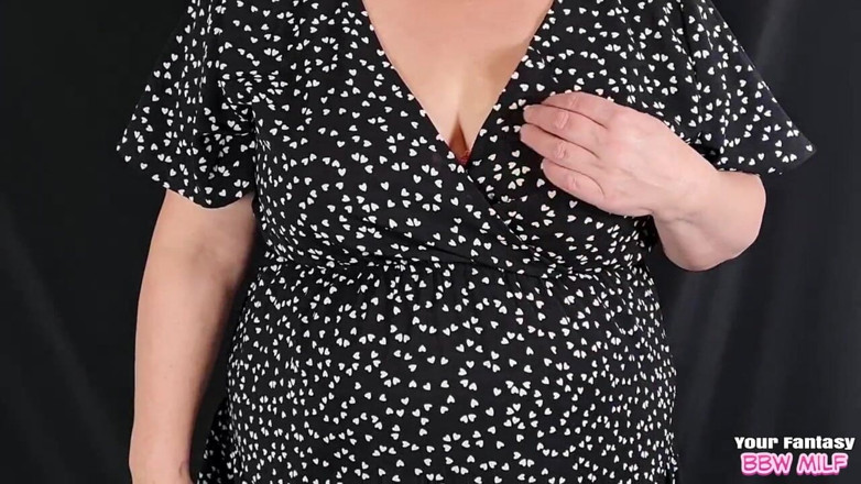 BBW_Wife: Popisując się Moimi dużymi cyckami i dużymi majtkami dla mojego...