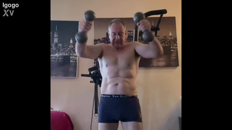 Alex Art: 내 손을 펌핑하고 있어