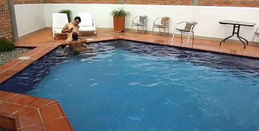 Crisanto999: 我不希望你进来！他们说你的老婆不喜欢年轻人！但那天是例外