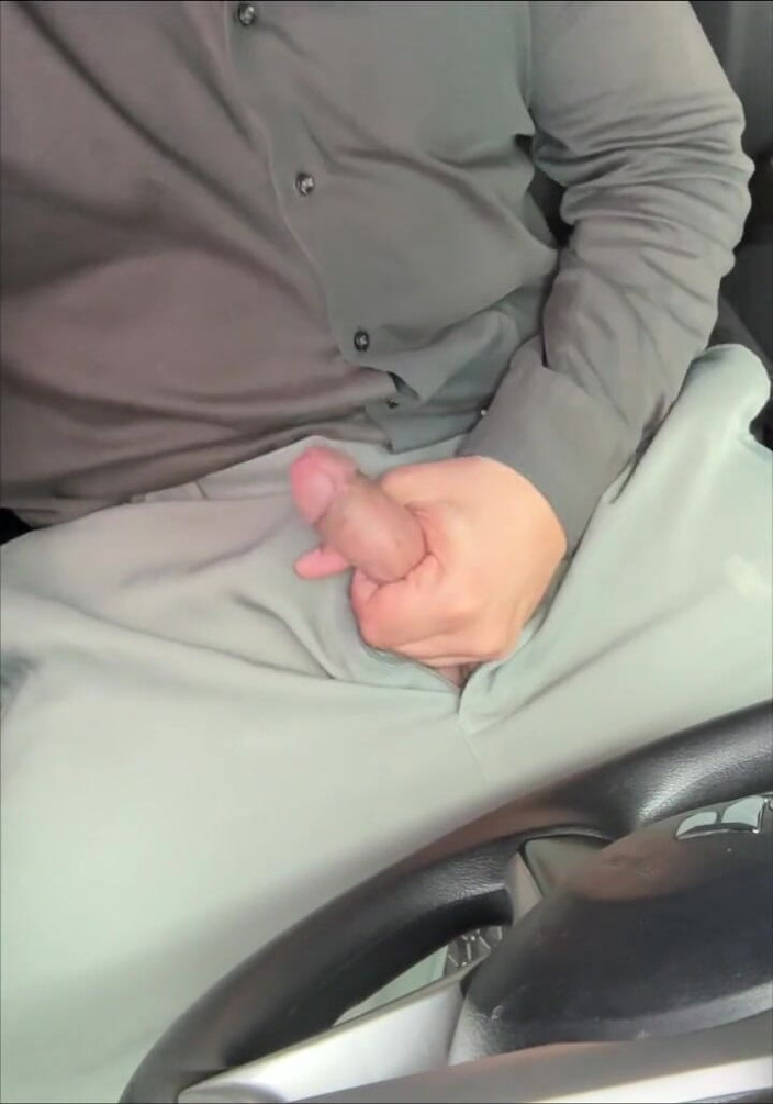 Alone in car: Bersendirian di dalam kereta