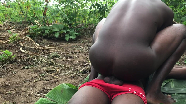 Africans men: En iyi arkadaşımla sert zeminde seks