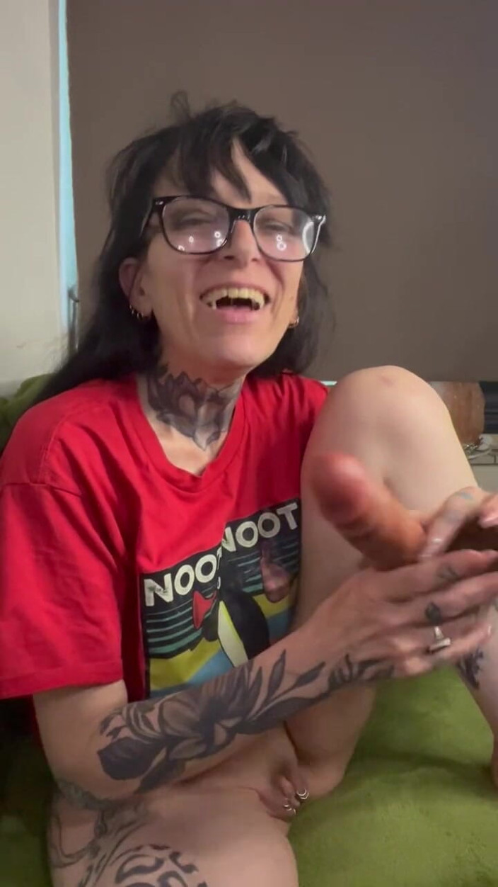 aewin11: Playing with a Variety of Dildo's Until I Come Squirting...
