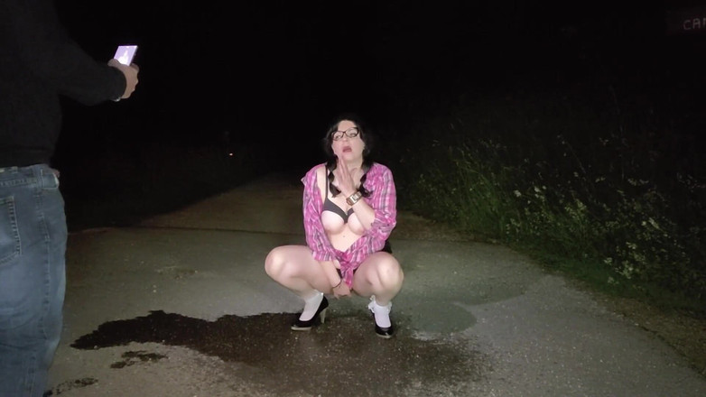 Toilet Mommy: Sexy mature, je sais que je suis une pute. Expose-moi...