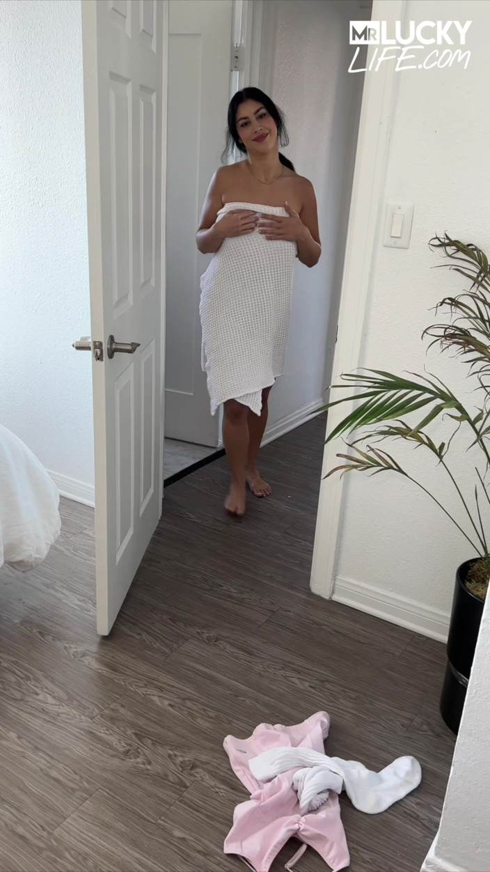 MrLuckyLife: Break a Sweat with Queenie Sateen