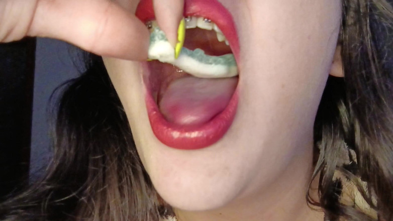 Golden domme: Konsume Chews Gummies