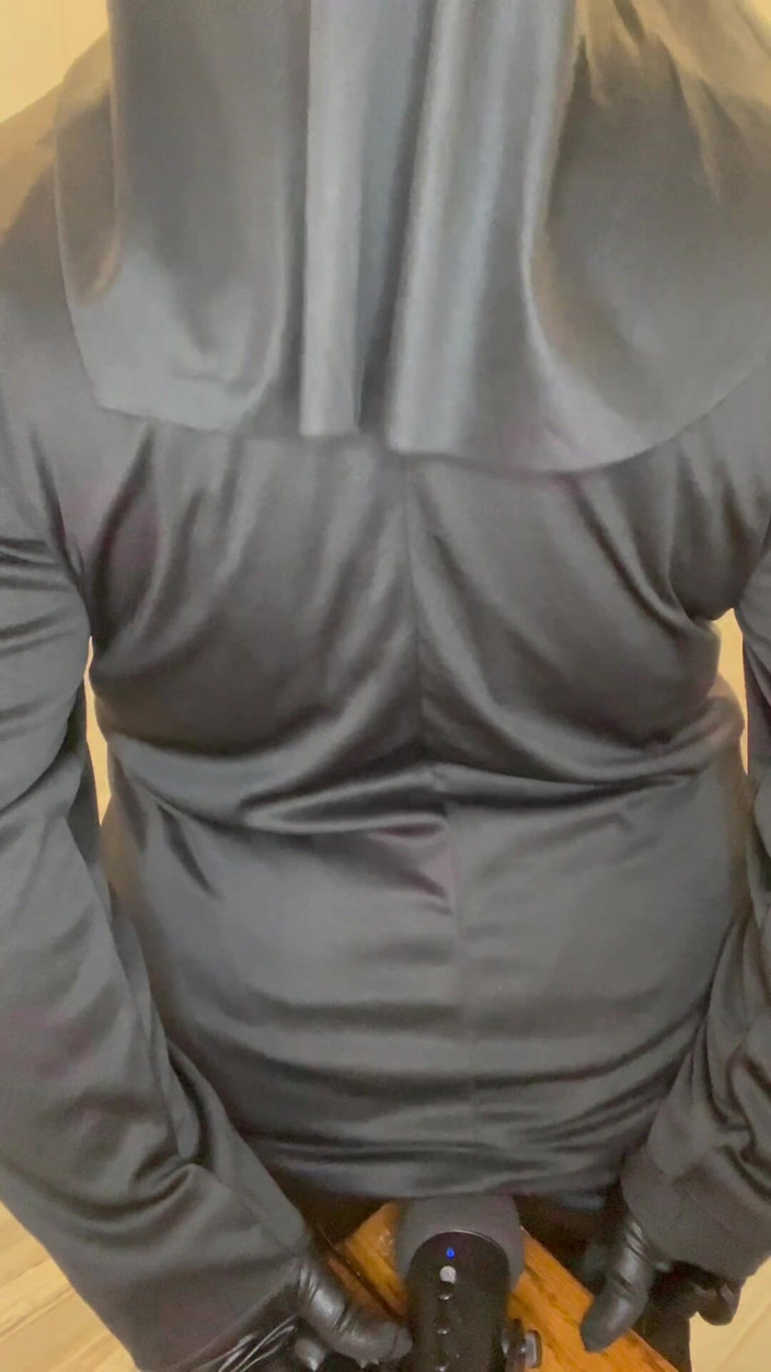 Anye Meshell: Asmr 마이크로 죄를 지은 거유 수녀!