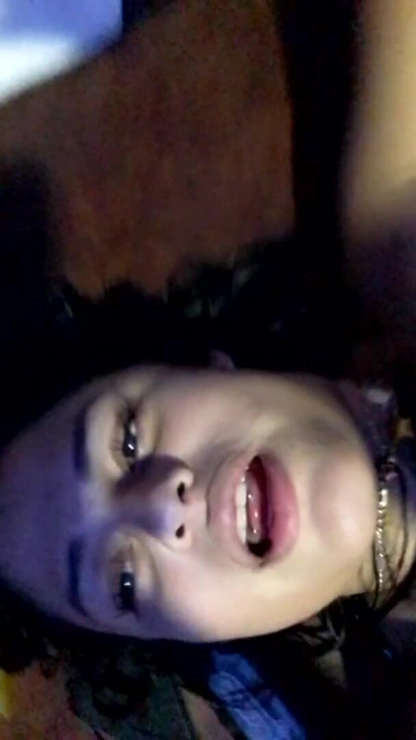 AngyAmazon: Futută în poziția misionarului în motel de iubitul meu