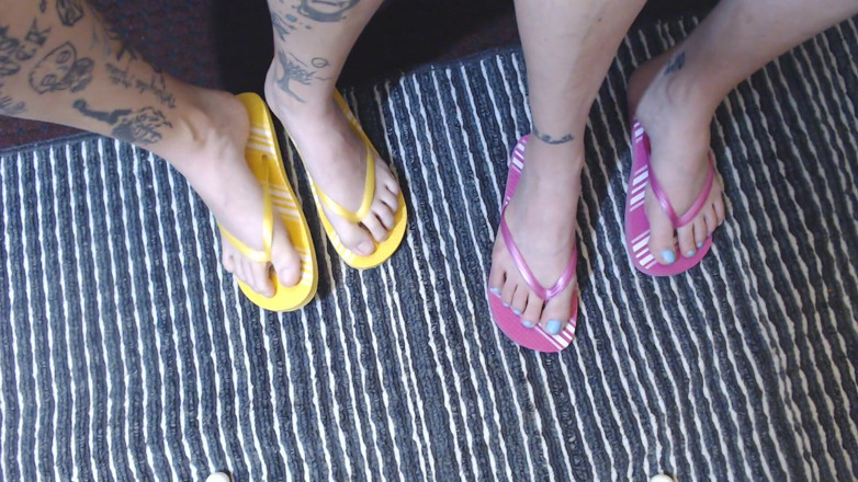 Abby Anna: Double flip flop foot fetish play