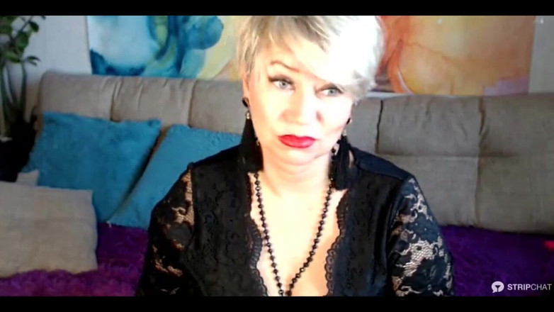 AimeeParadise: Tante seksi aimeeparadise: memek bebrulunya dientot habis-habisan - closeup!