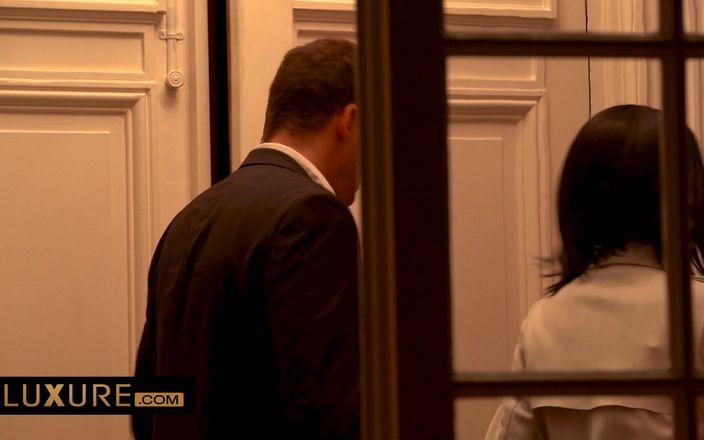 Luxure: Jill kassidy lagi nyari seks biasa aja