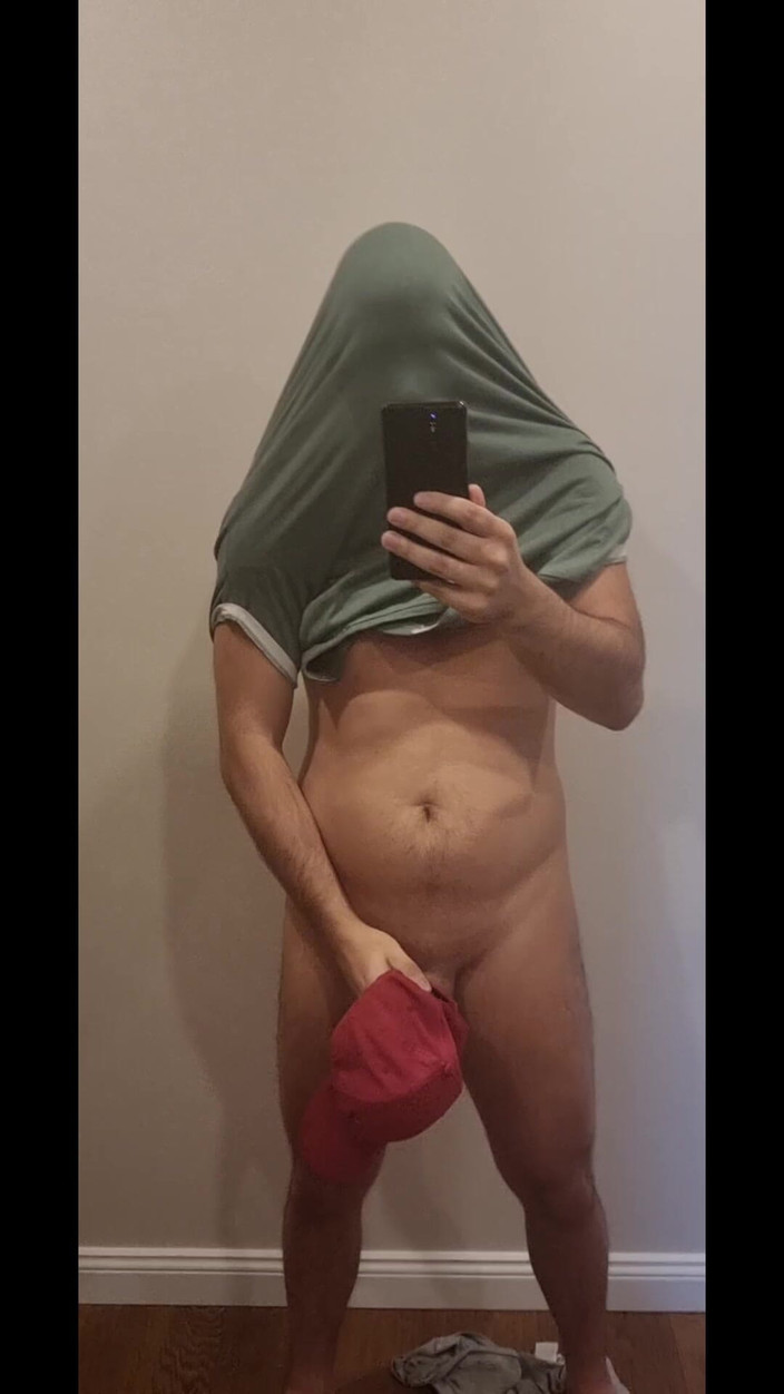 ShyCummerBoy: Cewek sange ini lagi asik besar di depan cermin