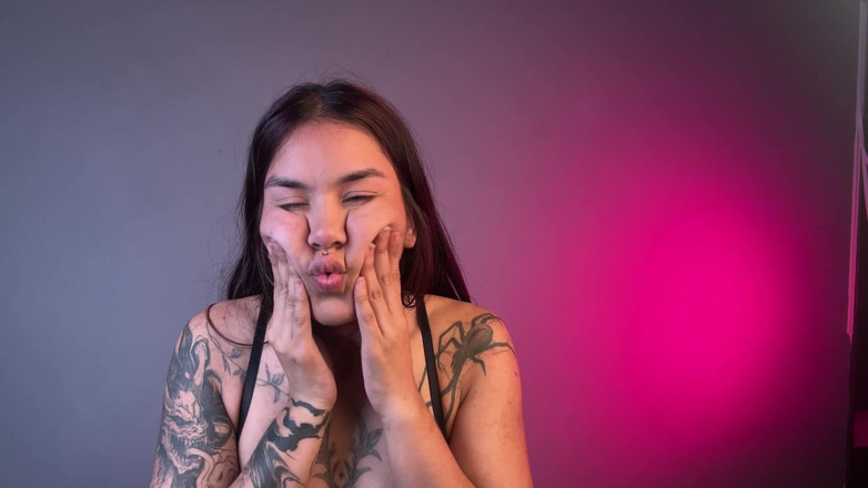 Rollerpublic: Strange Gestures with My Face