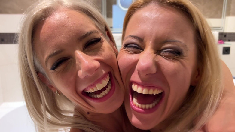 NM fetish femdom videos by Princess Nikki Cruel: Kåta lesbiska äter varje outhers fitta i badrummet