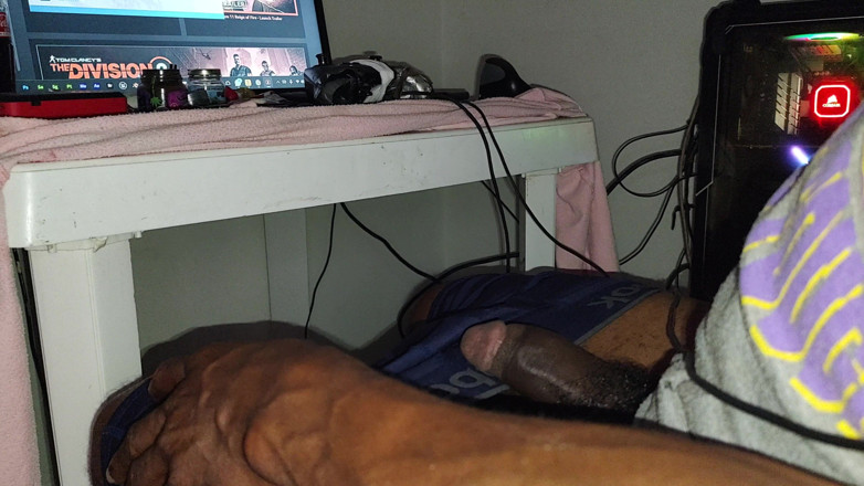 Uncut Lil Midget and Latina Freaky Friends: Midget Good Head Plus a Lil Video Game... the Best