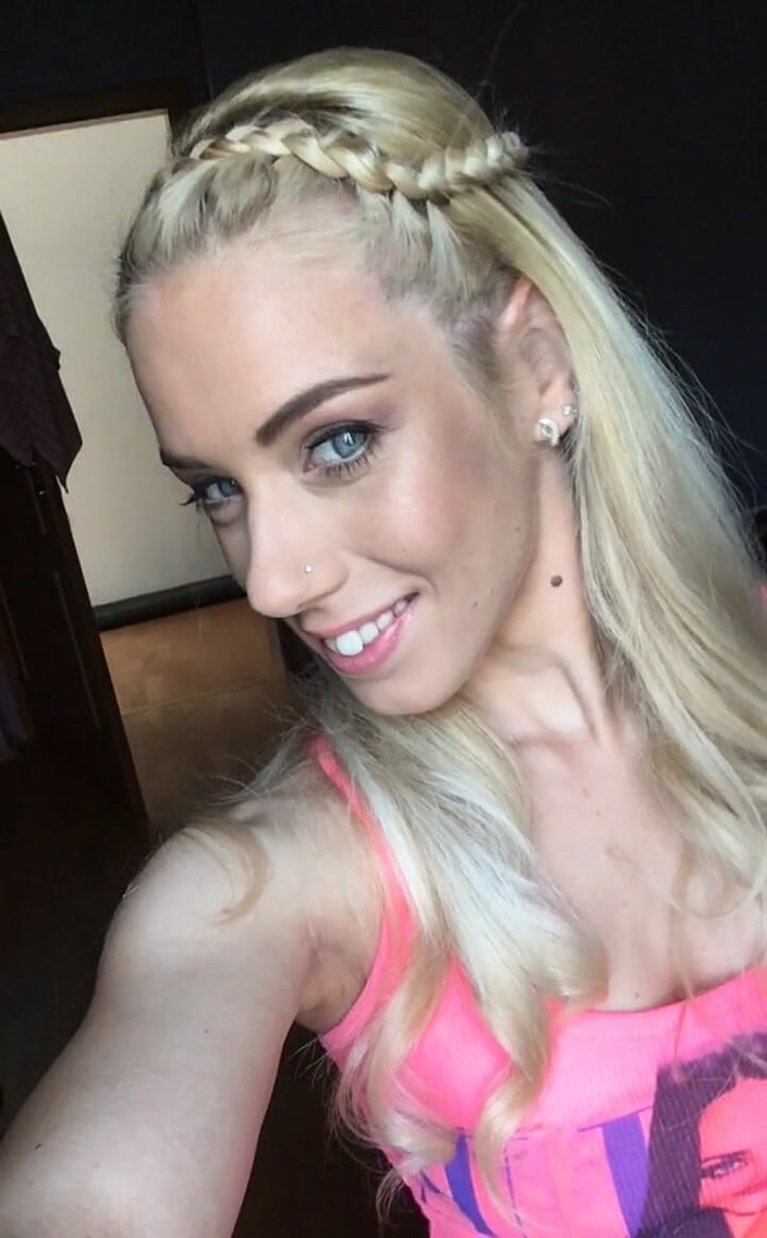 Nesty: Pěkný make-up a vlasy