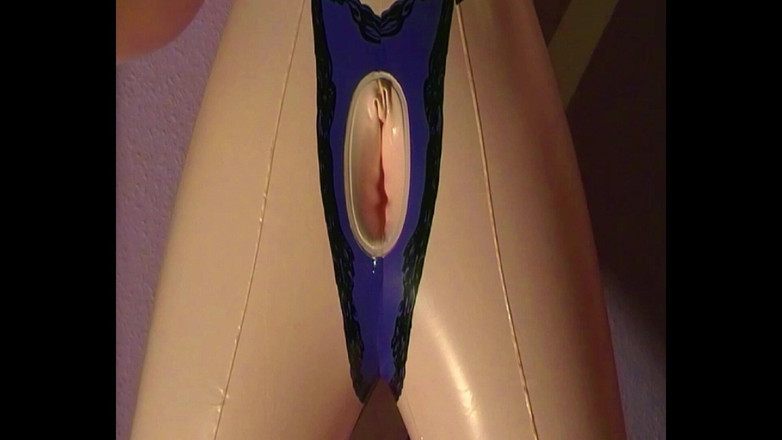 Mark Hannes: Sexdoll neukpartij masturbatie met een grote lading sperma