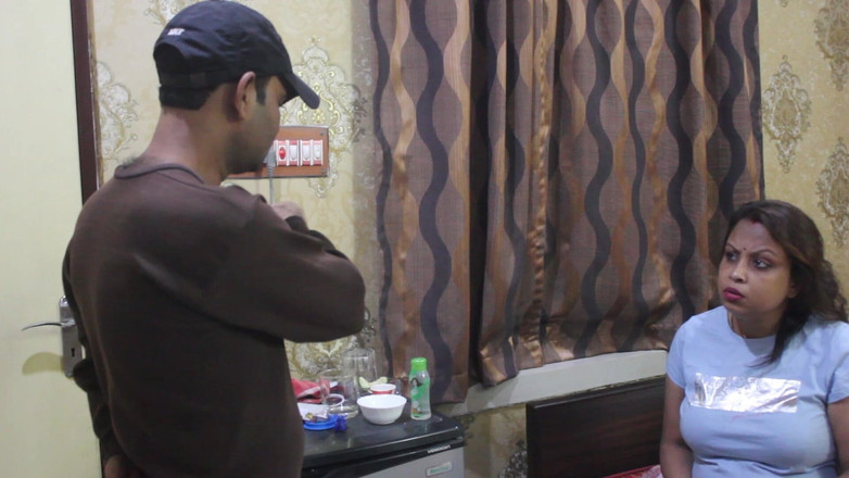 Indian porno creator: Une MILF indienne se fait enculer et inséminer par l’ami...