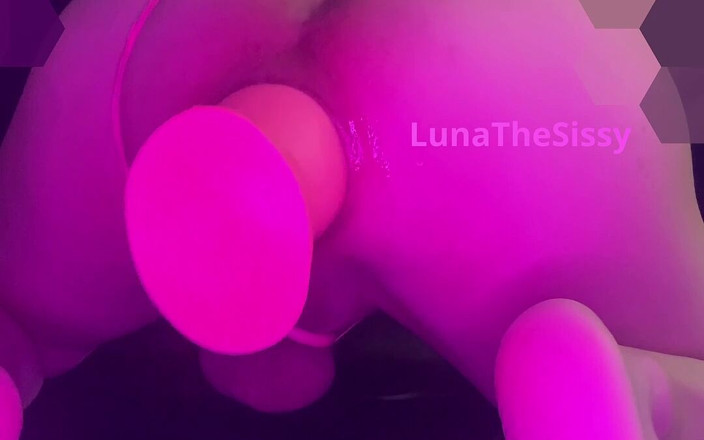 LunaTheSissy: Luna Pushes 28cm Plug Out of Her Pussy!