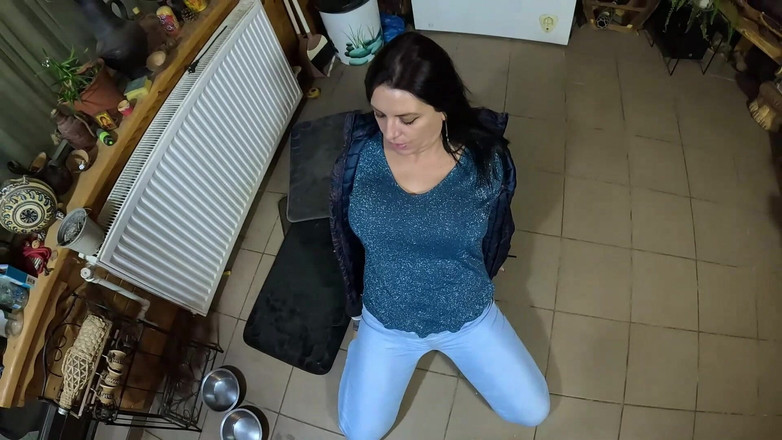 MilfyCalla: Zoccolo Di Cammello MILF Twerka in Jeans - Pompino E Sborra...