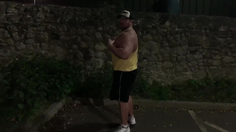 Jack stacked: Flexion après la gym sur le parking