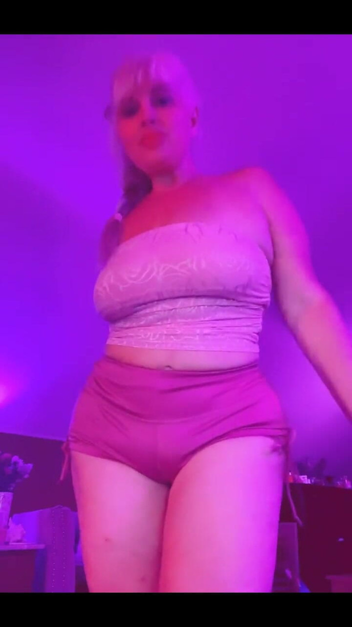 PaintedRose: Tgif - 感谢资金女神，这是女主调教星期五