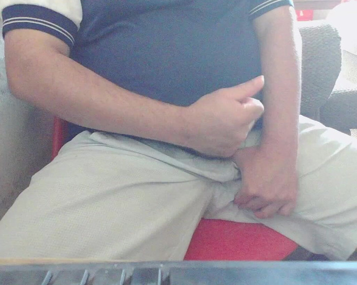 camusjr7: Я мастурбирую перед вебкамерой