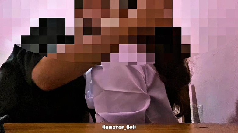 Hamster_Ball: Klasskamrater i gymnasiet fastnar nästan i klassen