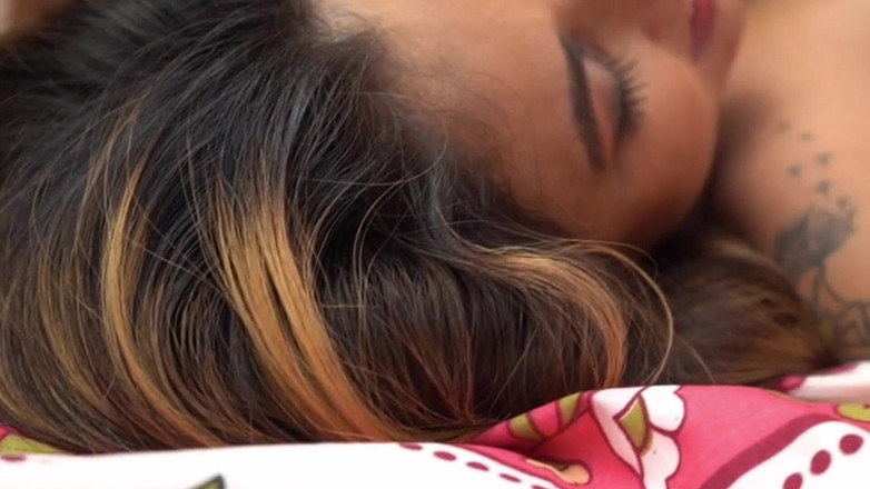 Baby Tina: テジャシュウィニがティナ・ナンディとレズビアンセックスの後、久しぶりに会う