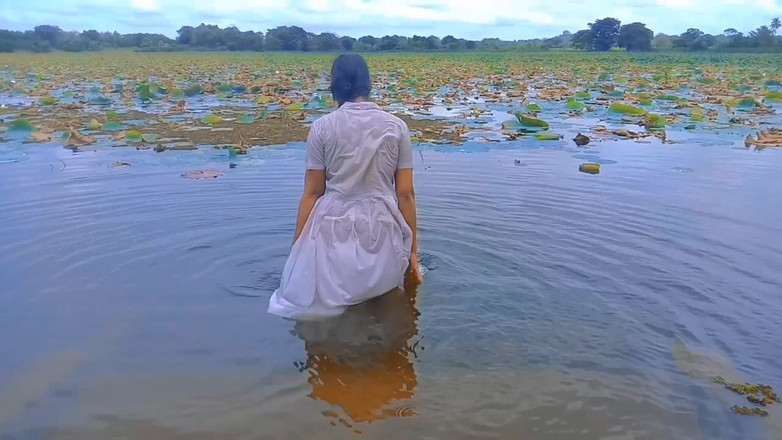 Shalani Piyumali: 德西女孩，德西女孩热辣性感的视频，女人在房间里玩得开心，asiyan大学。