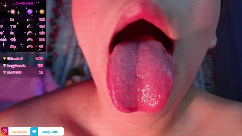 Saray_cute_: Ústa nebo prsa? Kam mi dáš mléko?