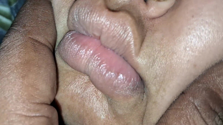 Catchybusty: Ncr Desi Bhabhiji Want to Lick