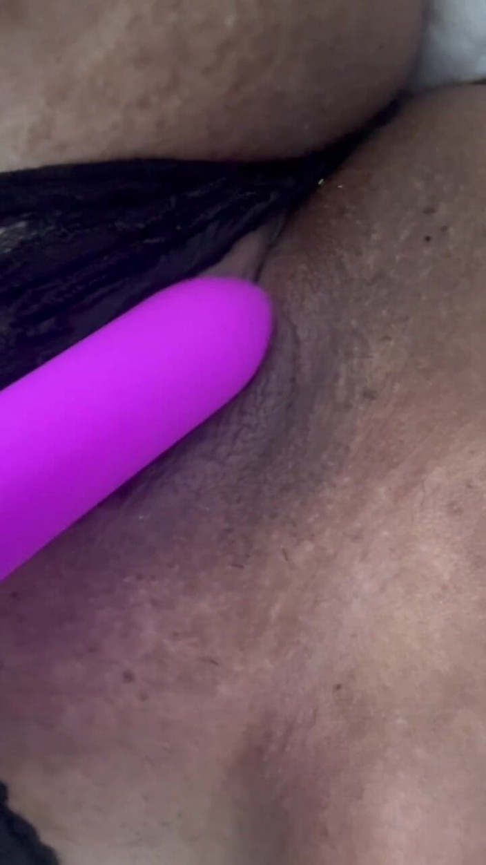 Naughty Teacher: Tante semok latina lagi asik muasin memeknya sendirian