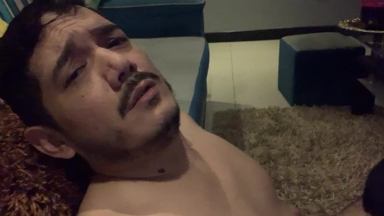 The-hook305: 肌肉发达的泡泡屁股吮吸我的鸡巴