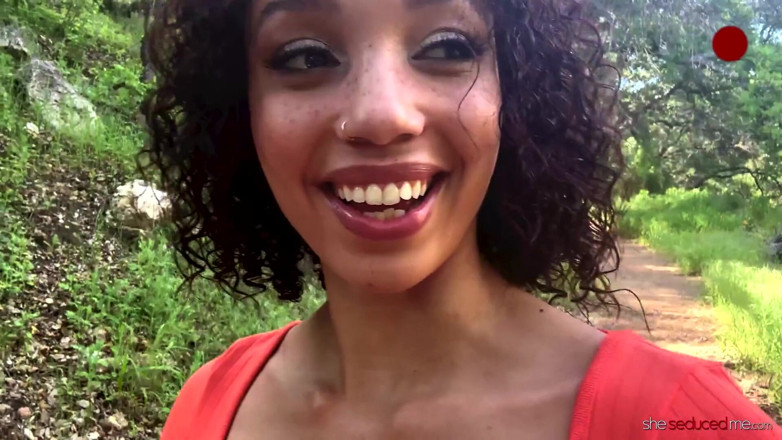 She seduced me: Outdoor Lesbian Content Creators