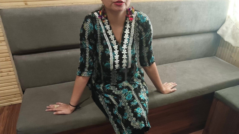 Saarabhabhi6: Jija Ji séduite par le corps sexy de Saali se...