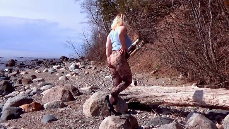 RedRoseRus: Netzstrumpfhosen auf dickem arsch