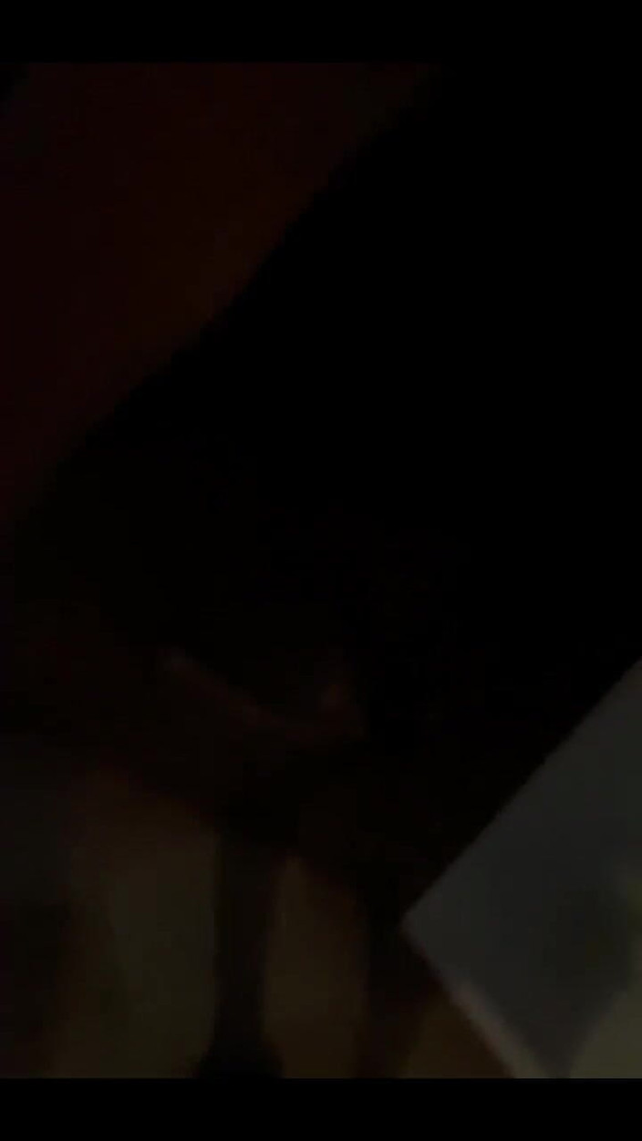 FrauleinP: Dnes jsem neměl šanci čůrat, tak mi vytéká imy měchýř