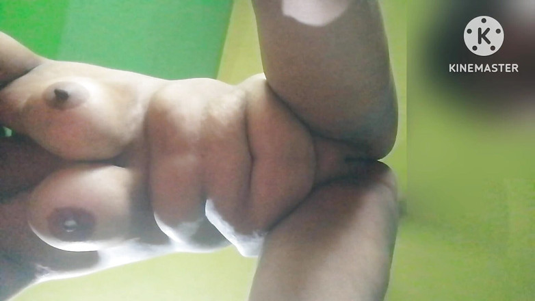 T. Sonai: Sudeepa Bhabhi učí sex svého mladšího švagra, aby si strčil penis...